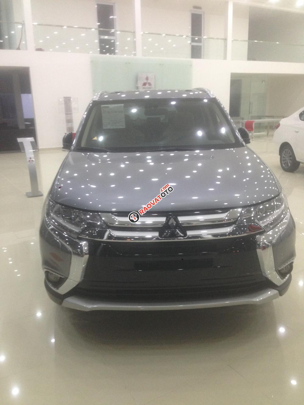 Bán xe Outlander tại Quảng Nam, hỗ trợ vay đến 90 %, LH Quang: 0905596067, xe có sẵn giao ngay-8