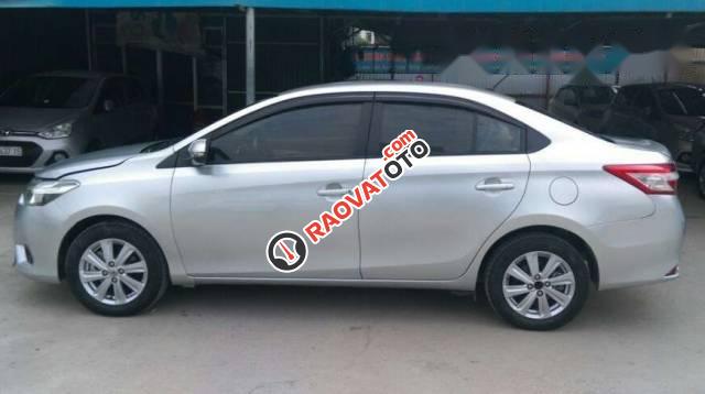 Cần bán xe Toyota Vios E đời 2015, màu bạc số sàn-0