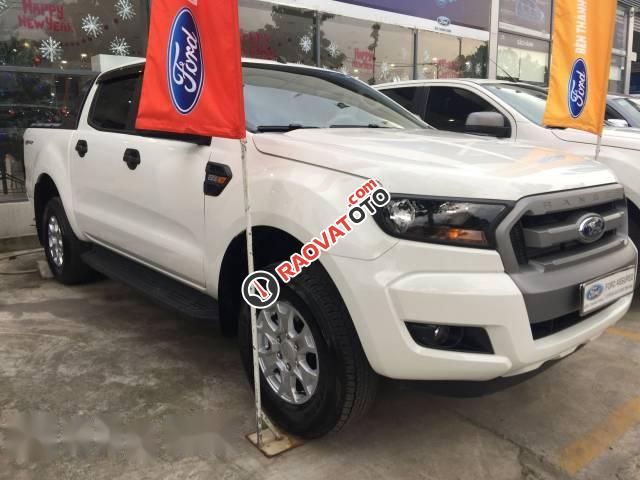 Cần bán xe Ford Ranger đời 2017, màu trắng, giá cạnh tranh-0