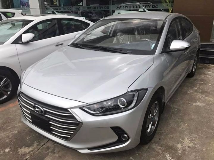 Cần bán xe Hyundai Elantra 2017, màu đỏ, nhập khẩu-5