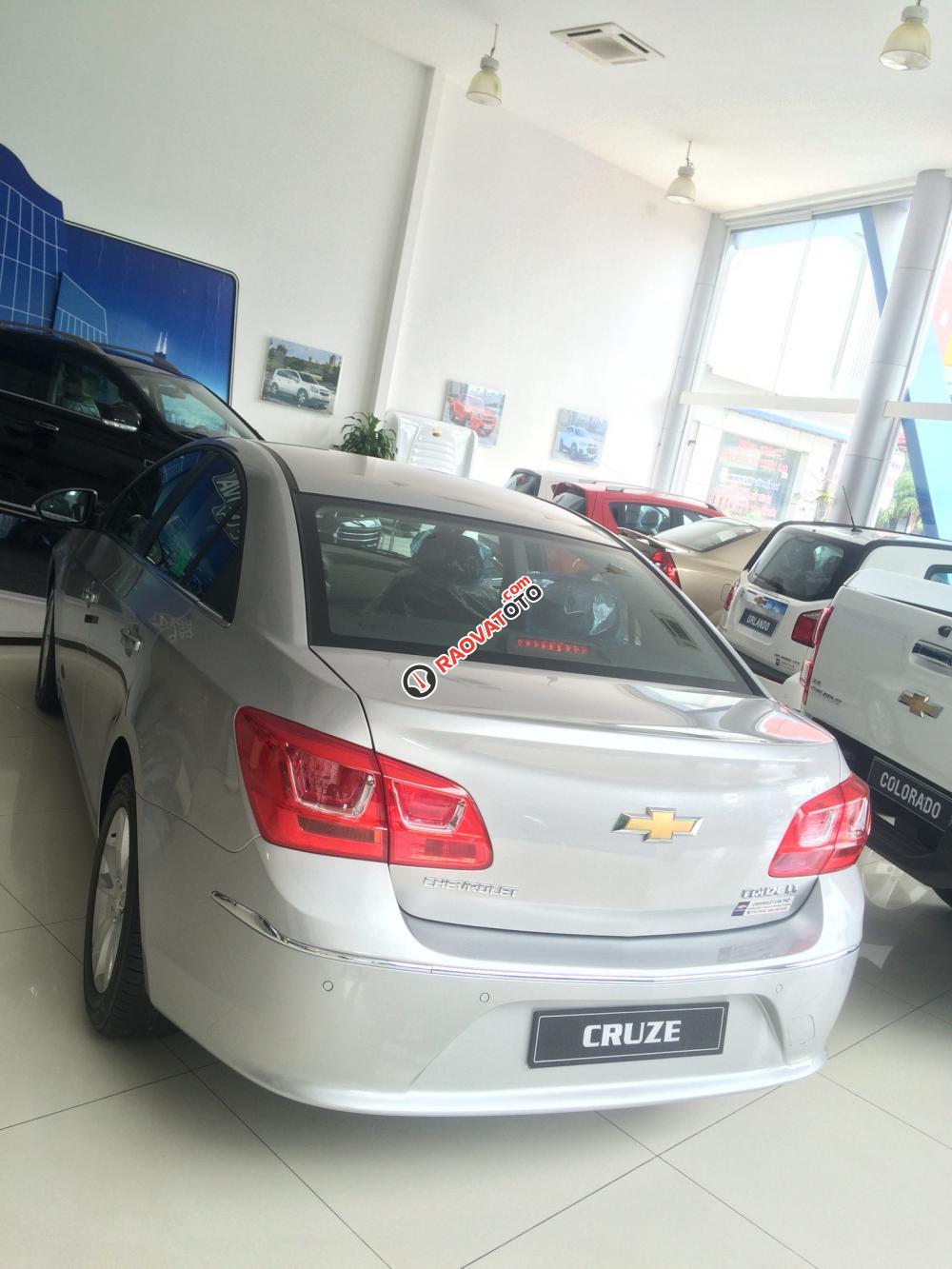 Chevrolet Cruze LT 1.6L màu bạc, mua xe trả góp, lãi suất ưu đãi- LH: 090.102.7102 Huyền Chevrolet-1