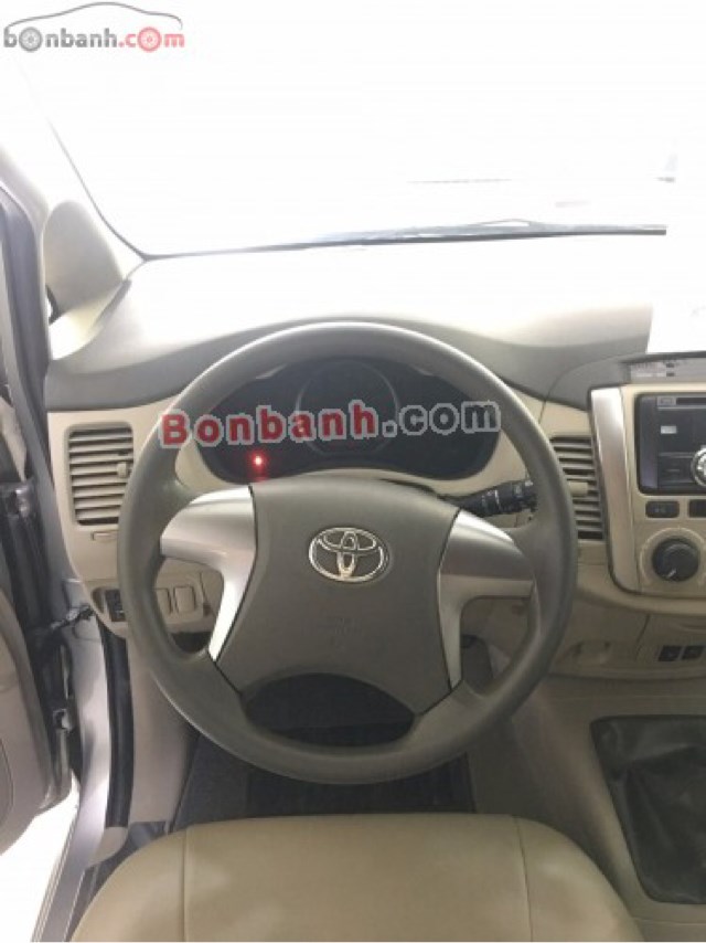 Bán ô tô Toyota Innova 2015, màu bạc, xe nhập-2