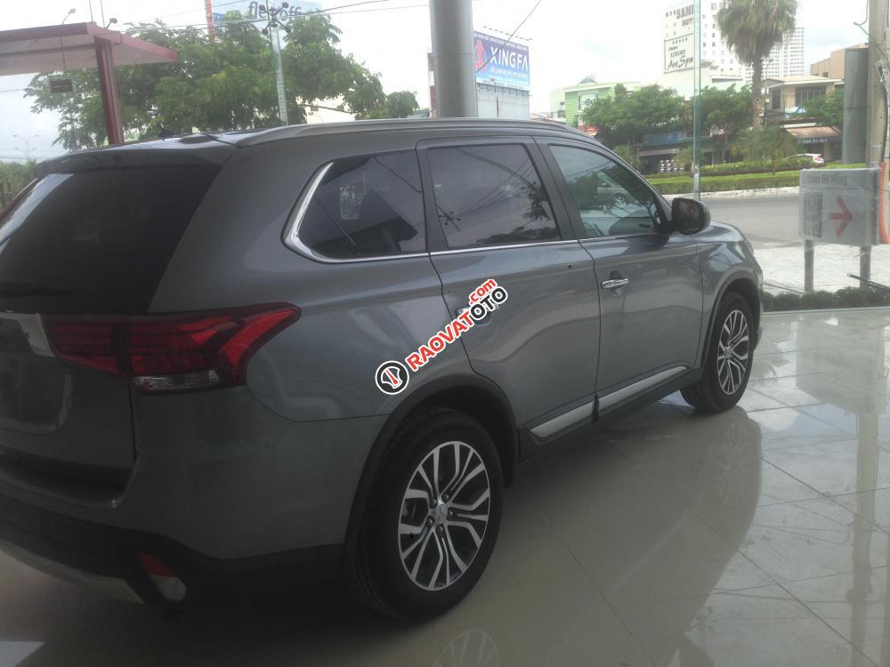 Bán xe Outlander tại Quảng Nam, hỗ trợ vay đến 90 %, LH Quang: 0905596067, xe có sẵn giao ngay-3