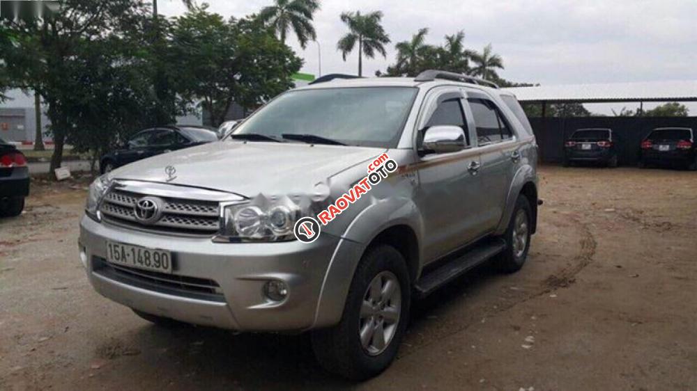 Bán xe Toyota Fortuner 2.7V 4x4 AT đời 2009, màu bạc số tự động-3