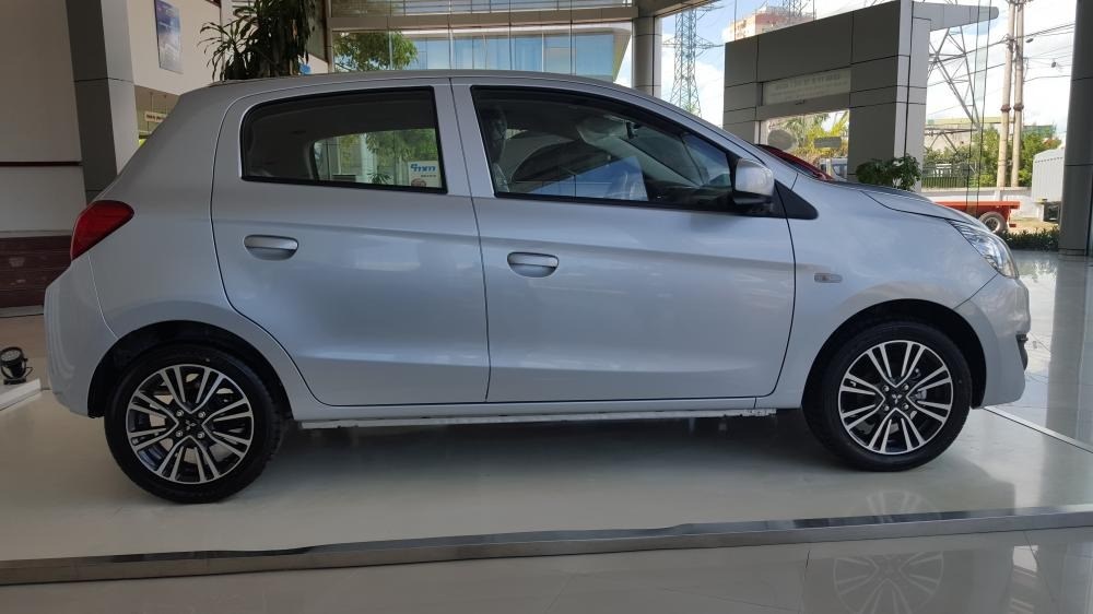 Bán xe Mitsubishi Mirage 2017, màu bạc, nhập khẩu-9