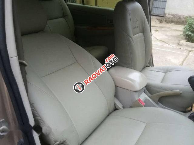 Cần bán gấp Toyota Innova G đời 2010, chính chủ-1