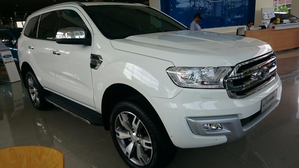 Bán xe Ford Everest đời 2017, màu đỏ, nhập khẩu chính hãng-4