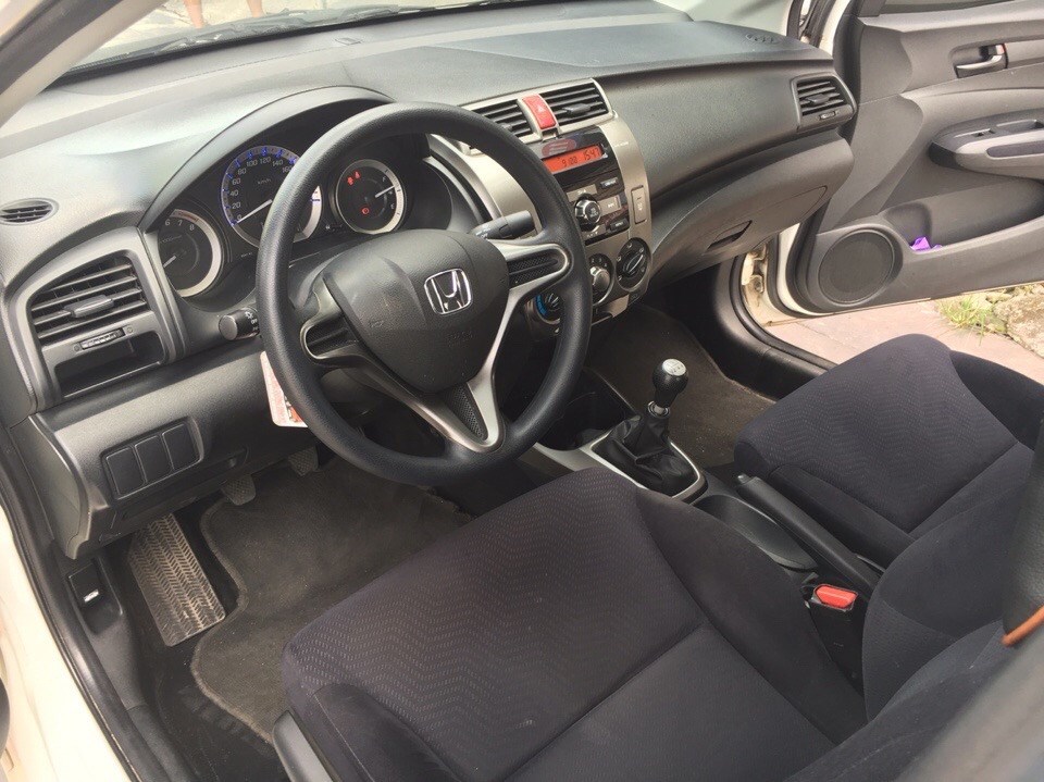 Bán Honda City 1.5MT 2013, màu trắng, xe nhập -8