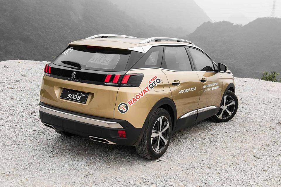 Bán xe Peugeot 3008 đời 2017, màu vàng-0