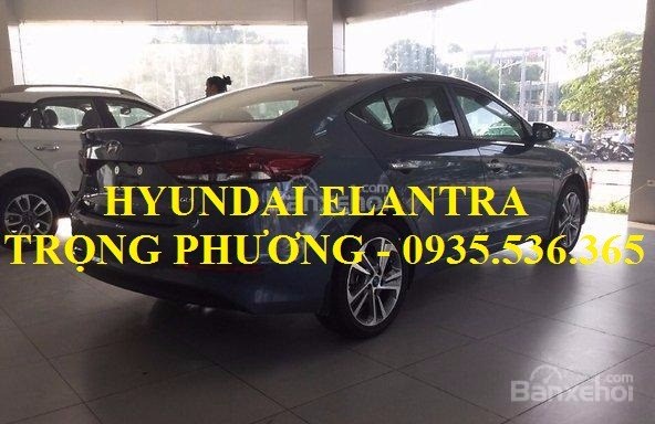 Cần bán Hyundai Elantra đời 2017, màu đen, nhập khẩu-3