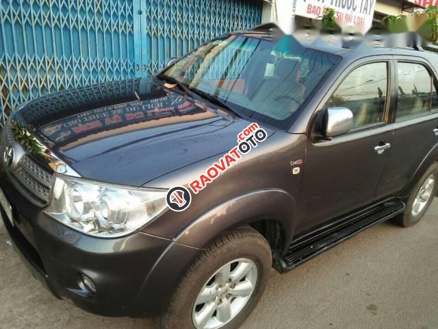 Bán Toyota Fortuner năm 2010, màu xám xe gia đình-1