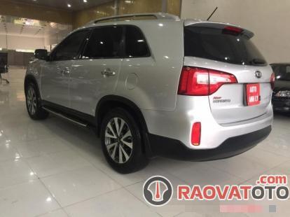 Bán xe Kia Sorento 2015, màu bạc-9