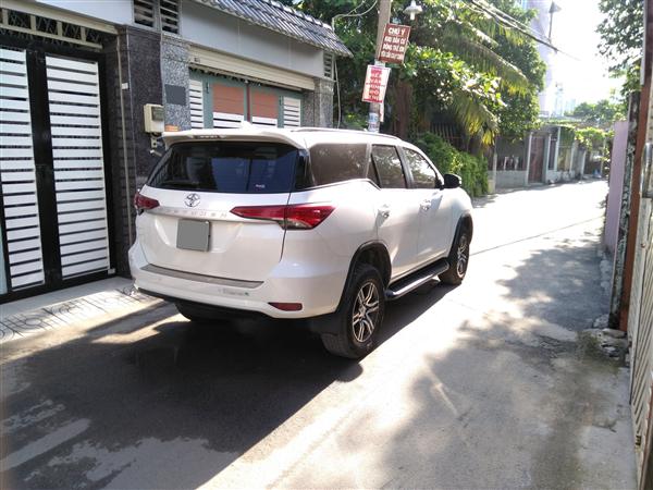 Bán Toyota Fortuner 2017, màu trắng, nhập khẩu chính hãng-1