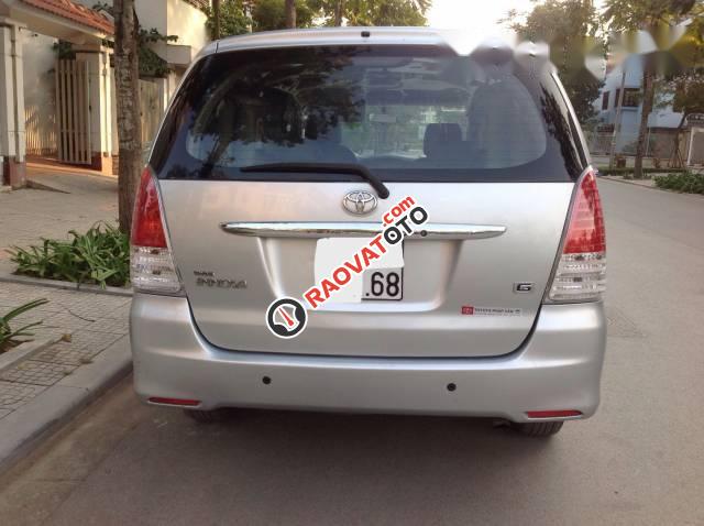 Cần bán gấp Toyota Innova G đời 2009, màu bạc-1