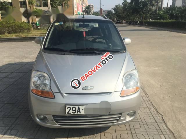 Bán Chevrolet Spark đời 2011, màu bạc xe gia đình-0