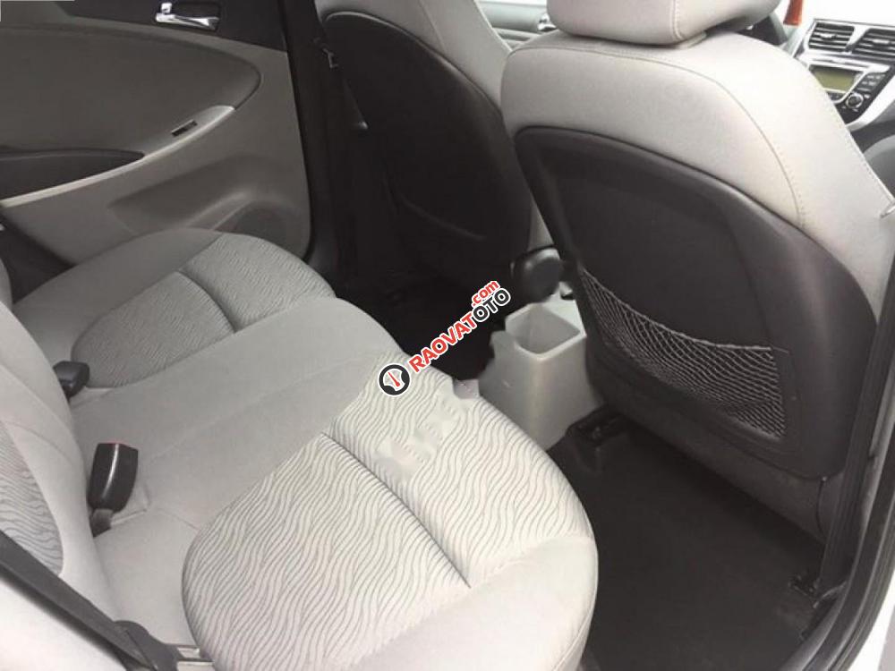 Xe Hyundai Accent đời 2012, màu trắng, nhập khẩu số sàn, giá 395tr-6