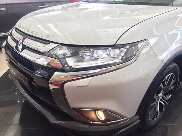 Bán xe Mitsubishi Outlander đời 2017, màu trắng, nhập khẩu -3