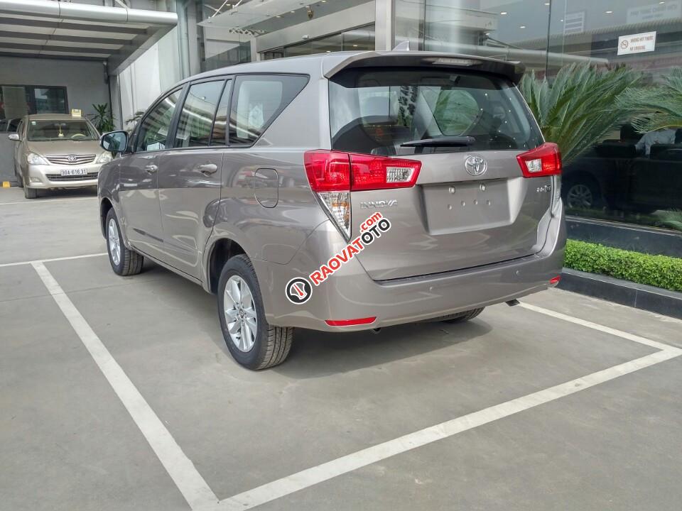 Toyota Innova E đời 2017, giảm giá cực sâu, tặng thêm gói phụ kiện, hỗ trợ mua xe trả góp-6