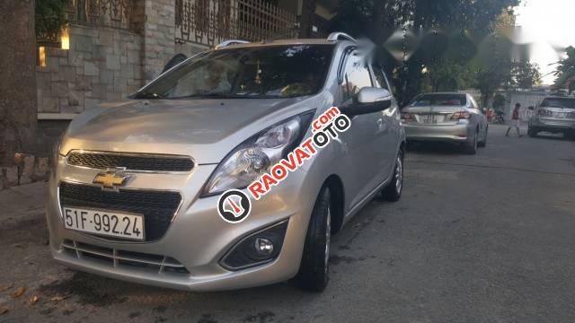 Bán Chevrolet Spark LT 1.2 2016, màu bạc chính chủ, 300 triệu-2