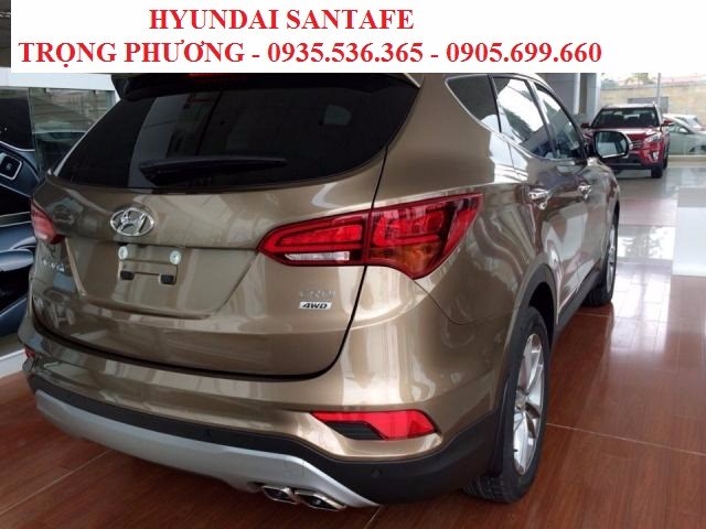 Bán xe Hyundai Santa Fe sản xuất 2017, màu nâu, nhập khẩu nguyên chiếc-8