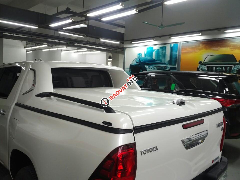 Bán Toyota Hilux 2.4E 2017, hỗ trợ trả góp lên tới 80%, hotline: 0976112268-16