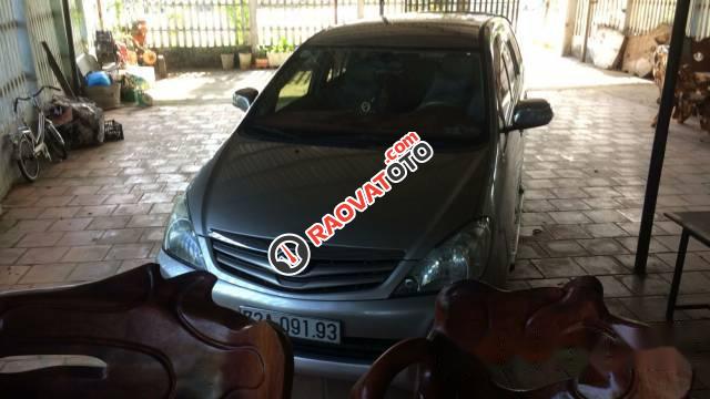 Bán Toyota Innova đời 2010, màu bạc -0