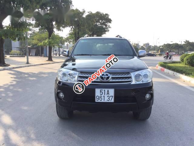 Bán Toyota Fortuner 2.7MT đời 2011, màu đen, giá tốt-2