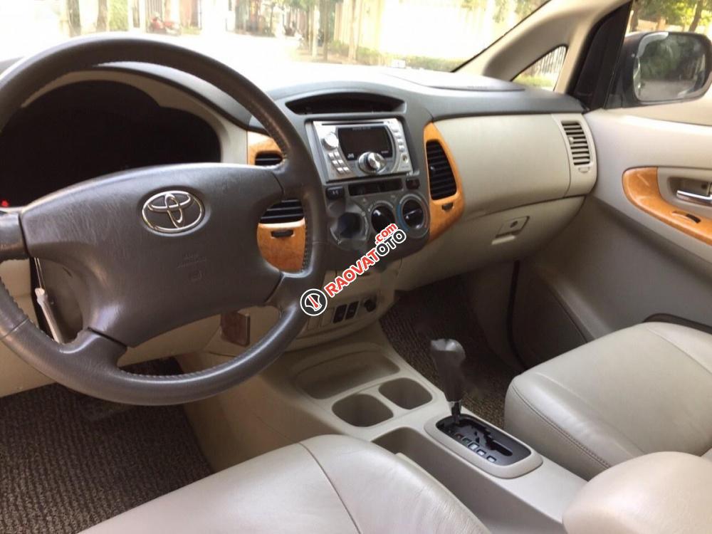 Cần bán gấp Toyota Innova 2008, màu vàng-1