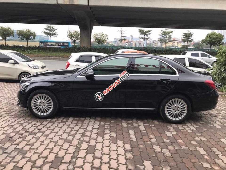 Bán Mercedes C250 Exclusive, đk 2017, xe lướt đẹp nhất thị trường-4