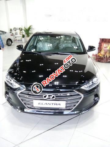 Cần bán Hyundai Elantra 2017, màu đen, giá tốt-2