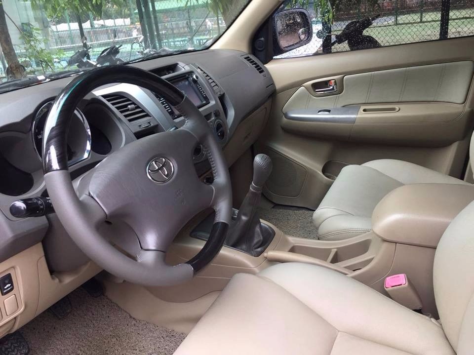 Bán Toyota Fortuner năm 2009, màu xám, xe nhập, số sàn-4