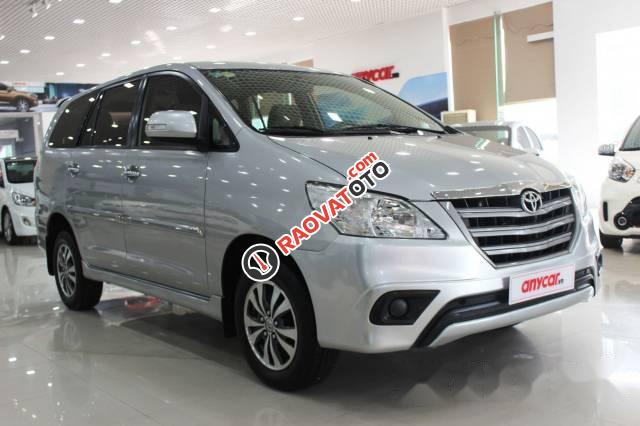 Bán Toyota Innova E 2.0MT đời 2016, màu bạc-0