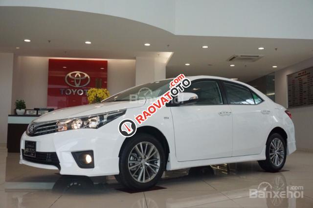 Bán xe Toyota Corolla Altis 1.8G MT model 2018, màu trắng, Khuyến mãi tốt nhất sài gòn-3