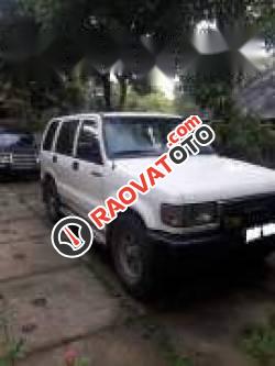 Cần bán lại xe Isuzu Trooper năm 1997, màu trắng-2