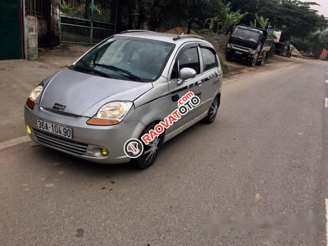 Bán lại xe Chevrolet Spark đời 2010, màu bạc-1