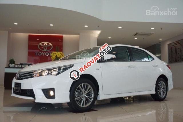 Bán xe Toyota Corolla Altis 1.8G MT model 2018, màu trắng, Khuyến mãi tốt nhất sài gòn-1