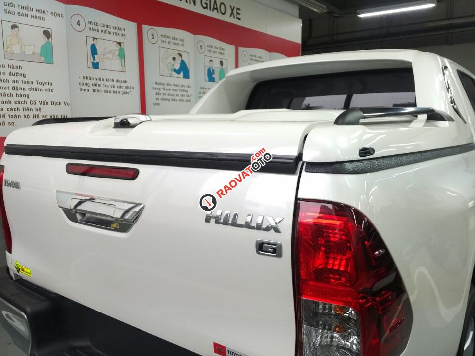 Bán Toyota Hilux 2.4E 2017, hỗ trợ trả góp lên tới 80%, hotline: 0976112268-15