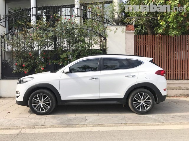 Cần bán Hyundai Tucson đời 2016, màu trắng, nhập khẩu, giá 890tr-0