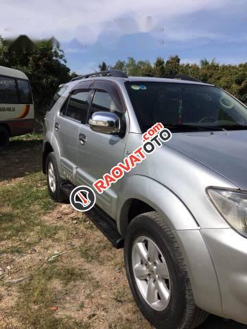 Bán Toyota Fortuner đời 2009, màu bạc, giá tốt-1