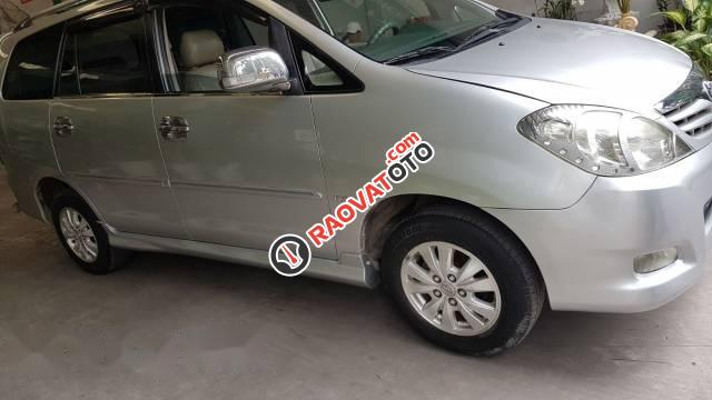 Cần bán Toyota Innova GSR đời 2010, màu bạc xe gia đình-0