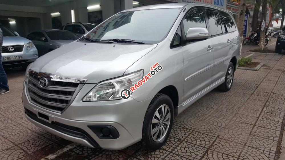 Bán Toyota Innova E sản xuất 2015, màu bạc, 620tr-1