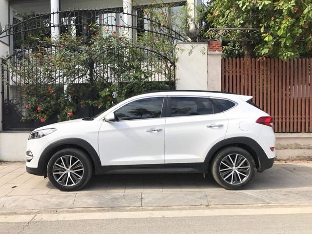 Cần bán Hyundai Tucson đời 2016, màu trắng, nhập khẩu, giá 890tr-1