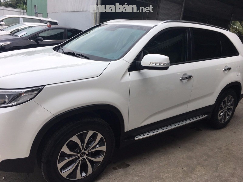 Bán Kia Sorento đời 2017, màu trắng, nhập khẩu nguyên chiếc, 789tr-0