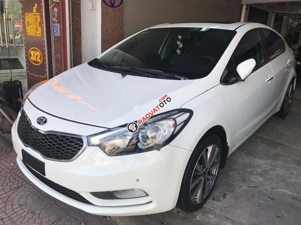 Cần bán xe Kia K3 đời 2014, màu trắng, chính chủ, giá tốt-0