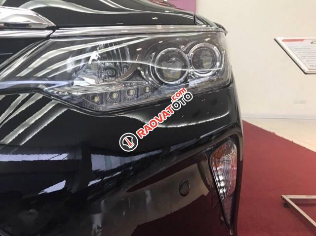 Cần bán Toyota Camry 2.5 Q đời 2017, màu đen, giá tốt-2