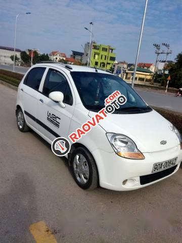 Bán Chevrolet Spark năm 2009, màu trắng, giá 105tr-3