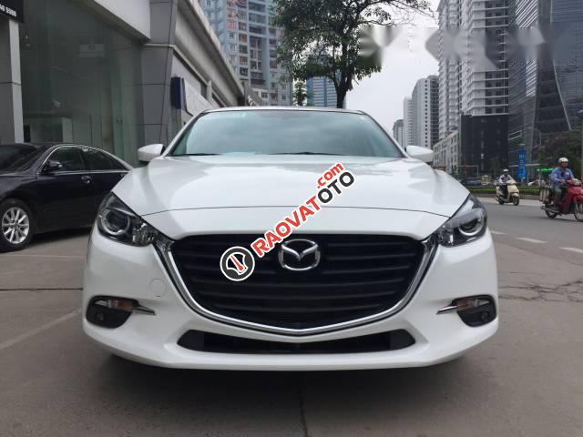 Bán xe Mazda 3 đời 2017, màu trắng-0