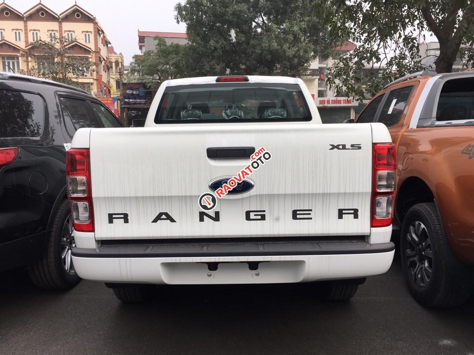 Bán ô tô Nam Định xe Ford Ranger XLS 4x2 AT, 1 cầu, số tự động, mới 100%, tư vấn, hỗ trợ trả góp-3