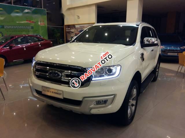 Bán xe Ford Everest Titanium đời 2017, màu trắng-0