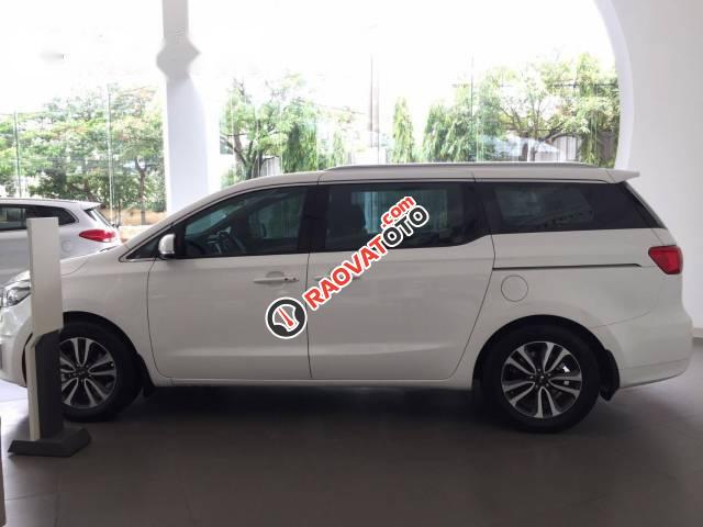 Cần bán xe Kia Sedona đời 2016, màu trắng-3